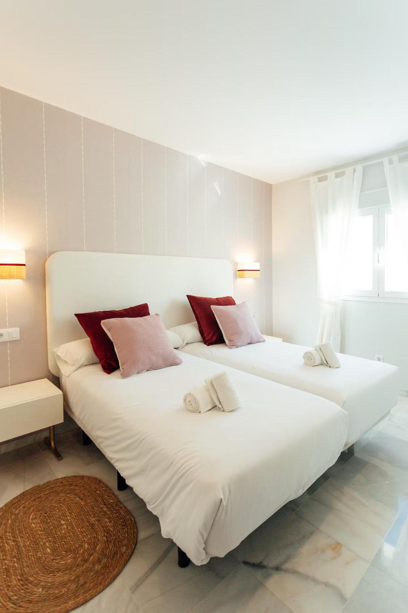 Reformed And Comfy- 2Bd 2Bth- Arenal Apartment เซบีญา ภายนอก รูปภาพ