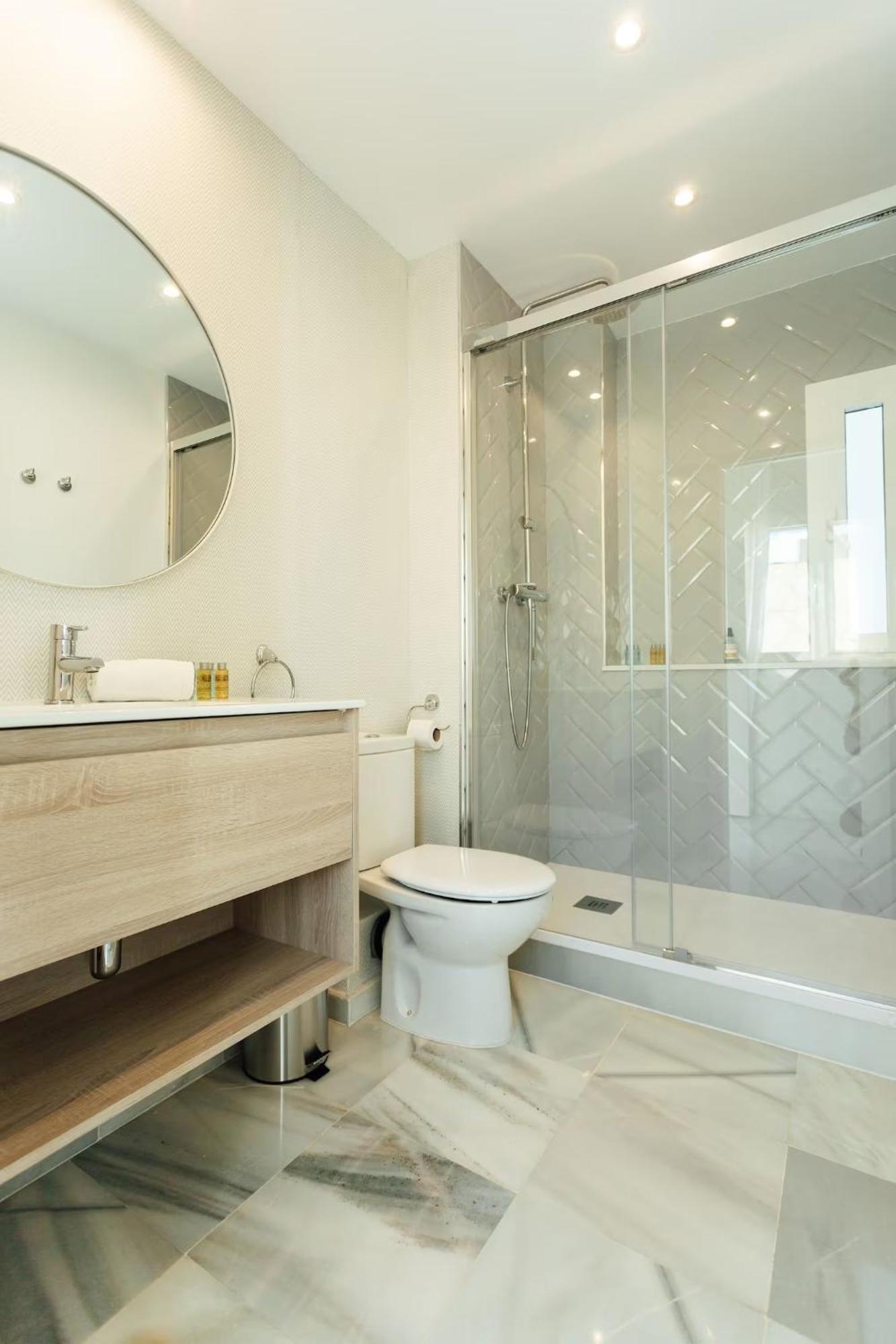 Reformed And Comfy- 2Bd 2Bth- Arenal Apartment เซบีญา ภายนอก รูปภาพ