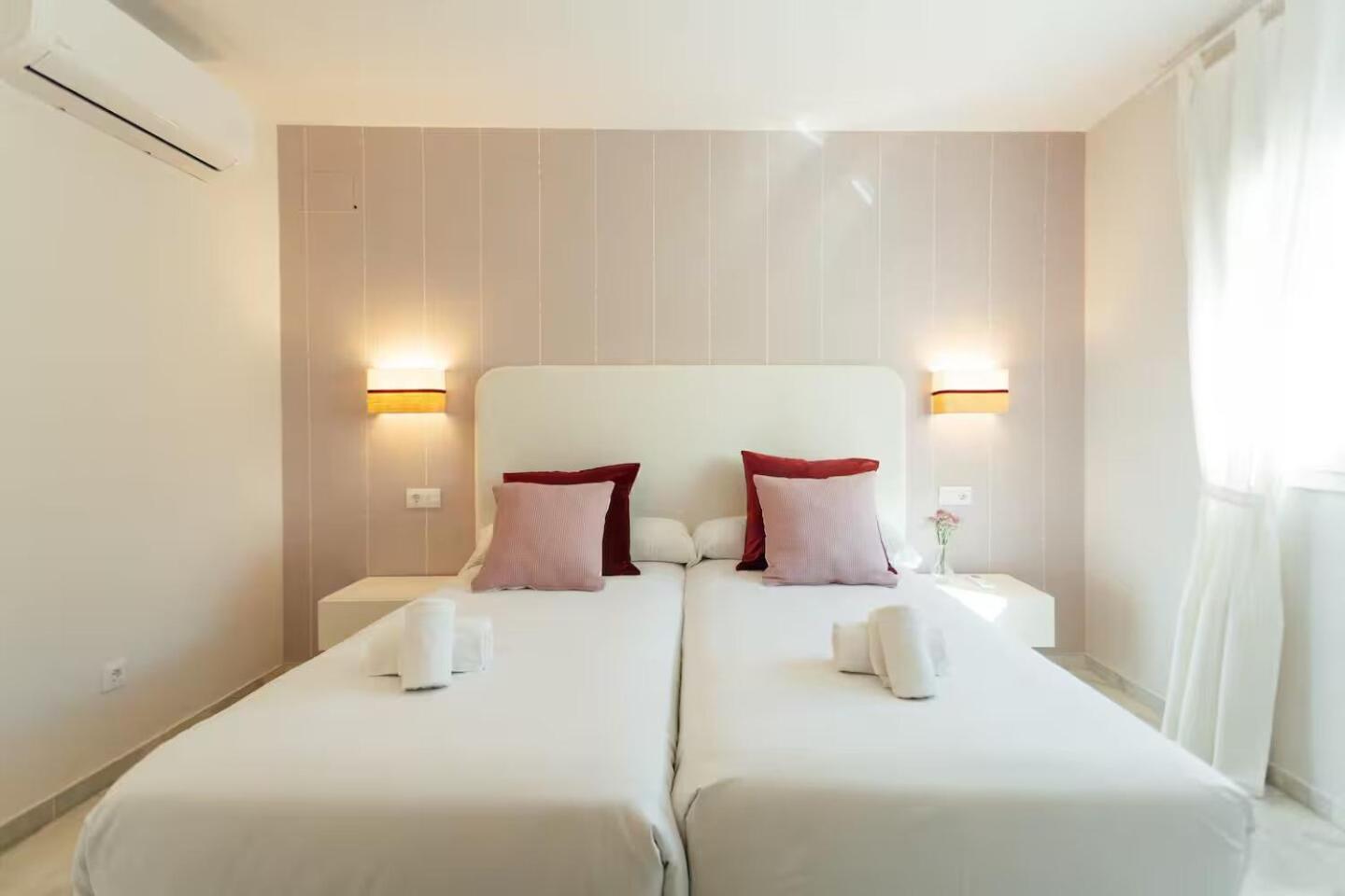 Reformed And Comfy- 2Bd 2Bth- Arenal Apartment เซบีญา ภายนอก รูปภาพ