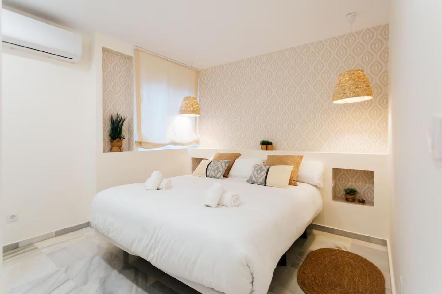 Reformed And Comfy- 2Bd 2Bth- Arenal Apartment เซบีญา ภายนอก รูปภาพ