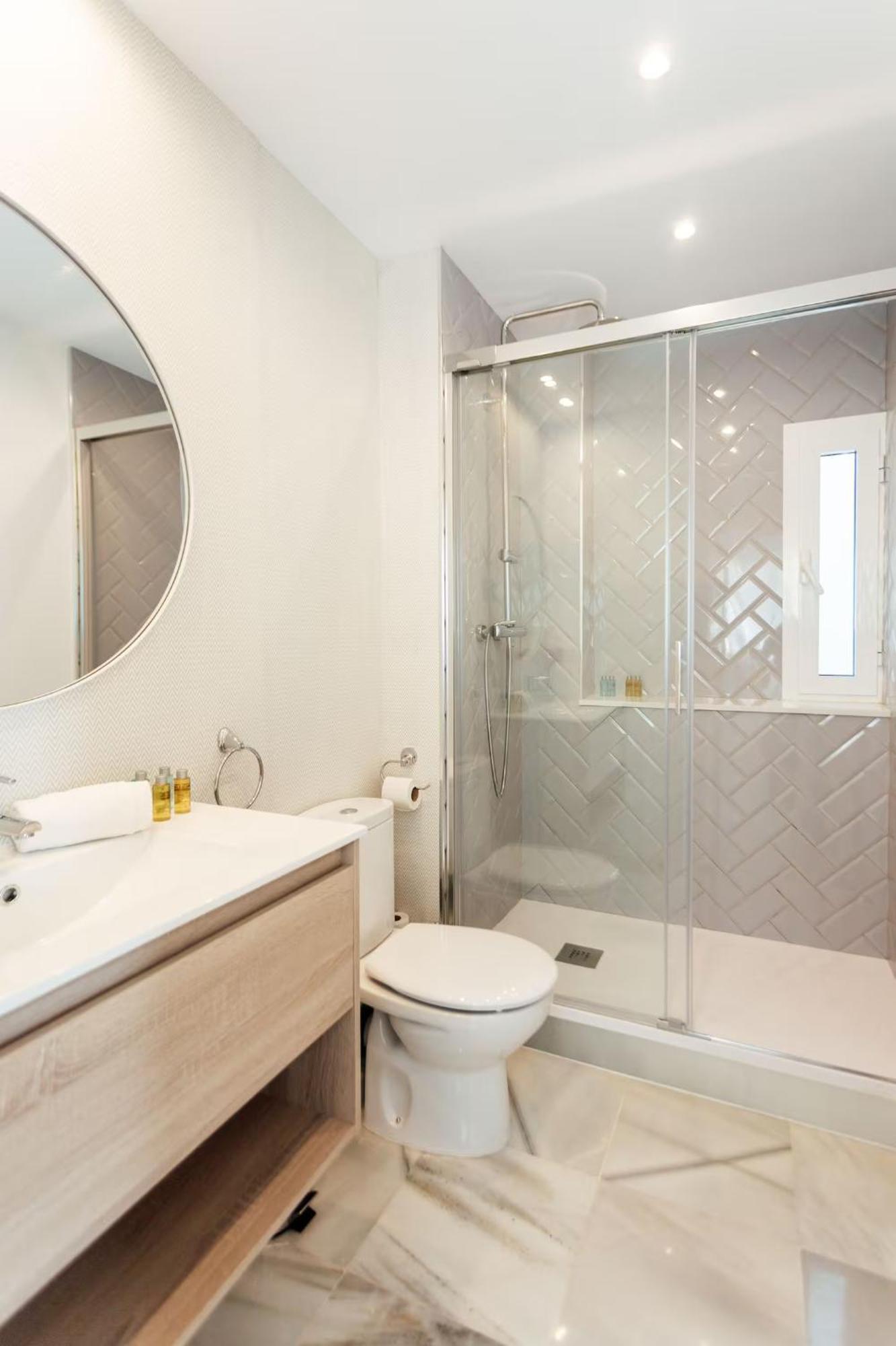 Reformed And Comfy- 2Bd 2Bth- Arenal Apartment เซบีญา ภายนอก รูปภาพ